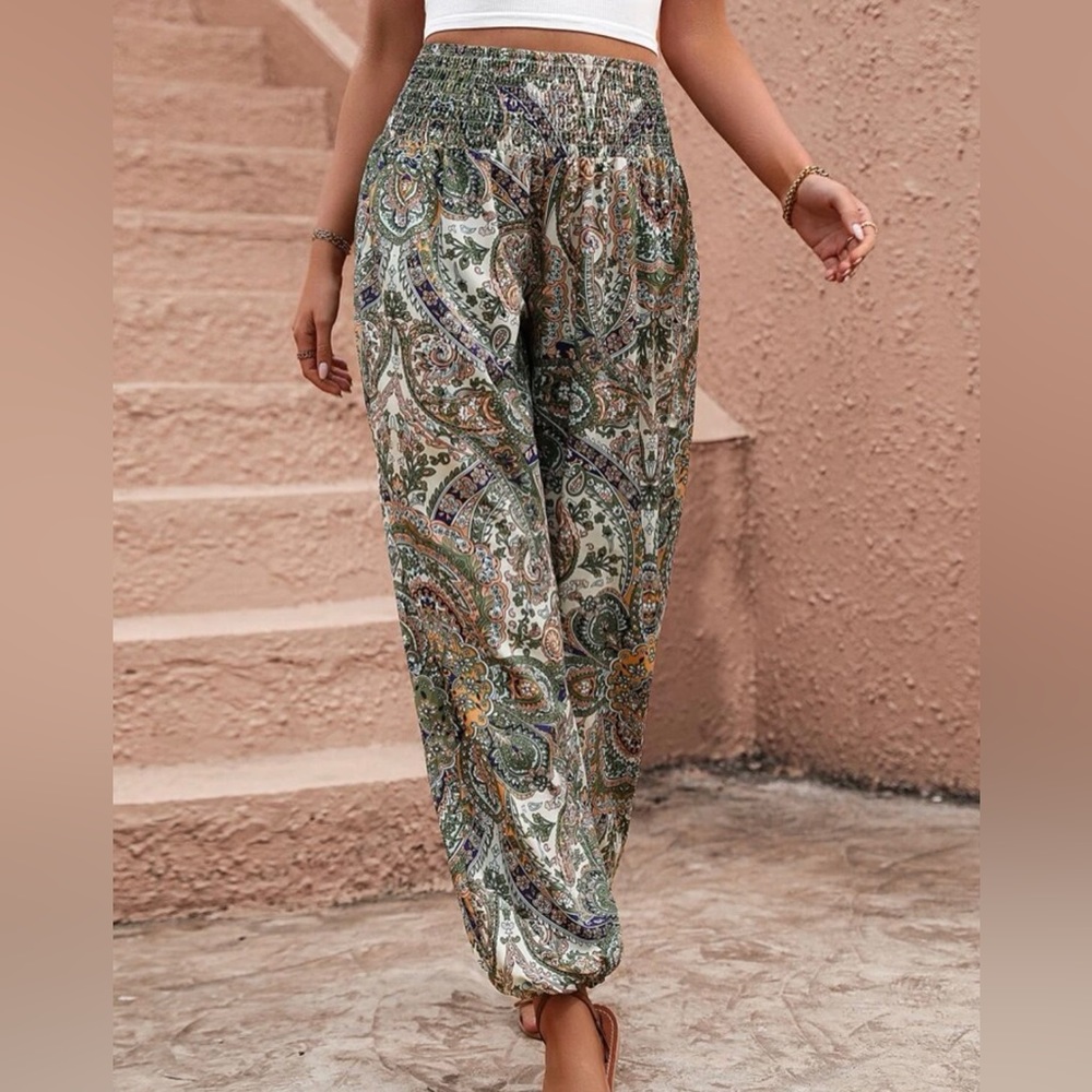 SHEIN Paisley Print Shirred Jogger Pants
